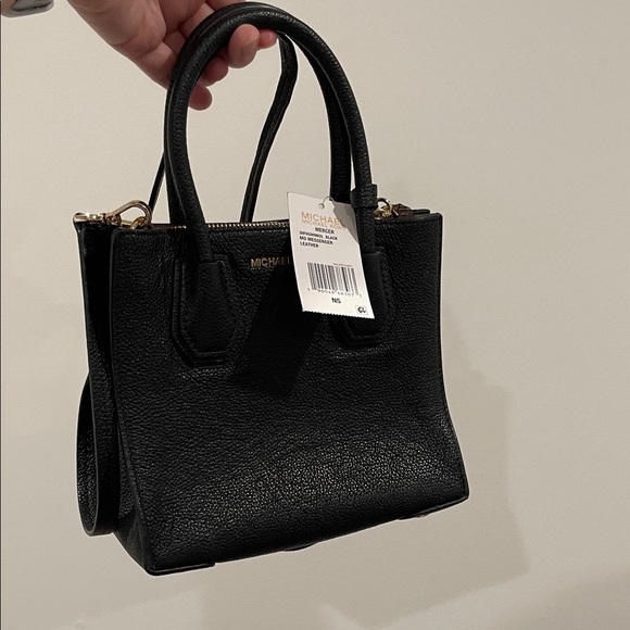 Michael Kors Mercer Medium Pebbled Leather Crossbody Bag- Black Gold Accents - Picture 7 of 12